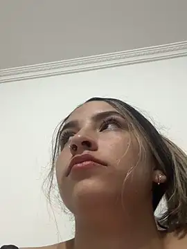 JUANITA07 online show from May 27, 2026, 12:23 pm