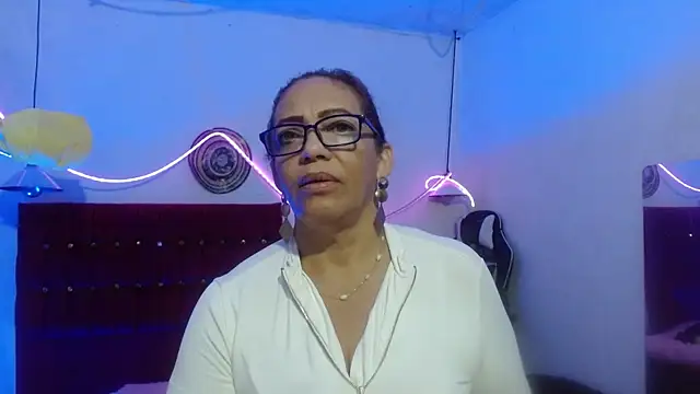 Sweet-Mommy-Milf online show from May 28, 2026, 12:51 am