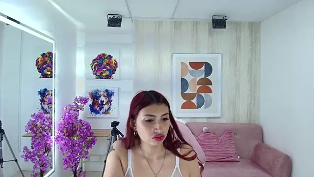 Sofi monroeee online show from May 4, 2026, 6:33 pm