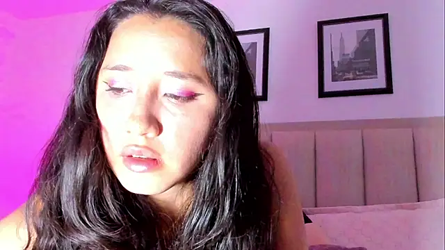 CatalinaSaanz online show from June 18, 2026, 11:37 am
