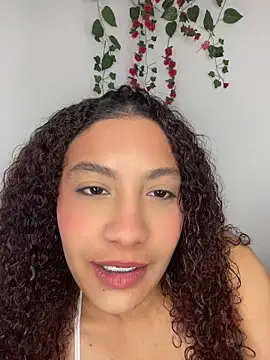 Daphnne Curly online show from May 15, 2026, 2:31 am