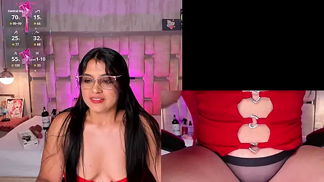 LuciaReid online show from April 24, 2026, 1:02 pm