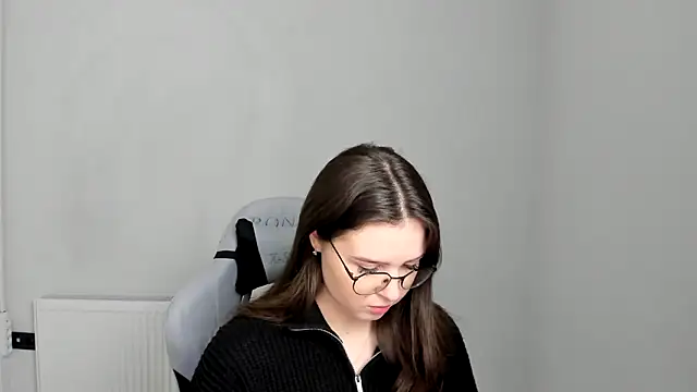Regina cute  online show from April 23, 2026, 6:53 am
