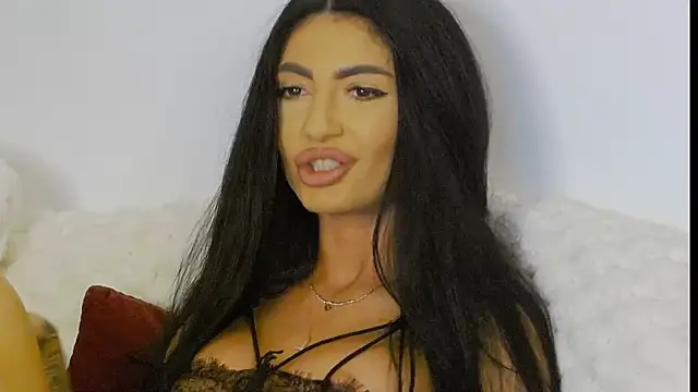 MadisonDesire online show from June 12, 2026, 1:53 pm