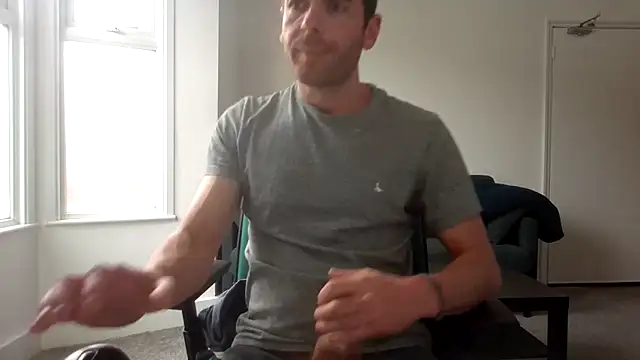 frenchbdmaninlondon online show from May 4, 2026, 12:08 pm