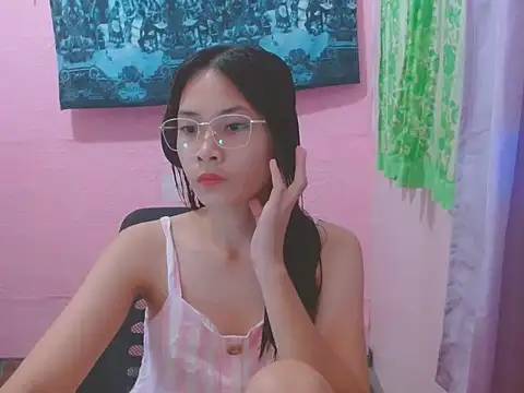 Sweetsexylady19 online show from May 27, 2026, 12:45 pm