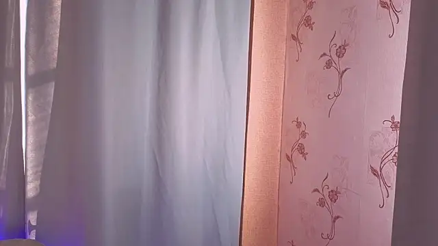 SunlitDeslre online show from May 15, 2026, 10:52 pm