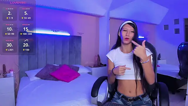 Snapshot of ARIANA_CRI-X chatting on June 30, 2026, 1:11 pm ARIANA CRI-X online show from June 30, 2026, 1:11 pm