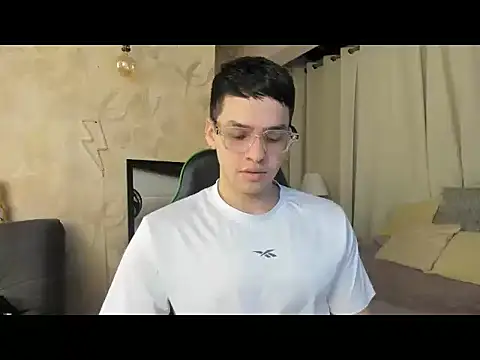 RONNY COLTON online show from April 28, 2026, 1:04 am