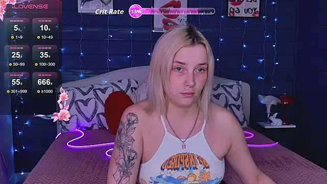 Snapshot of Crystal__Jull chatting on May 1, 2026, 5:45 am Crystal Jull online show from May 1, 2026, 5:45 am