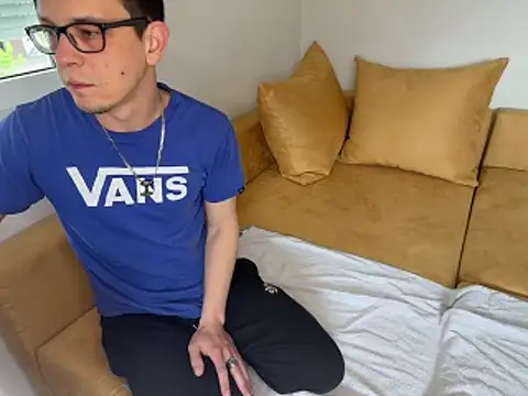 Sonny1337 online show from April 21, 2026, 8:54 am