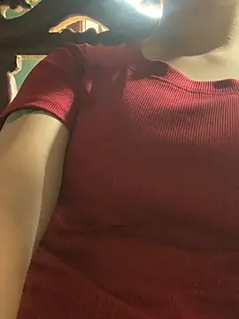 Ninaa18 online show from April 30, 2026, 9:27 am