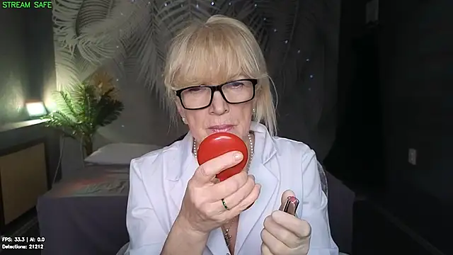 Snapshot of Dr_Mireille chatting on June 29, 2026, 12:27 pm Dr Mireille online show from June 29, 2026, 12:27 pm