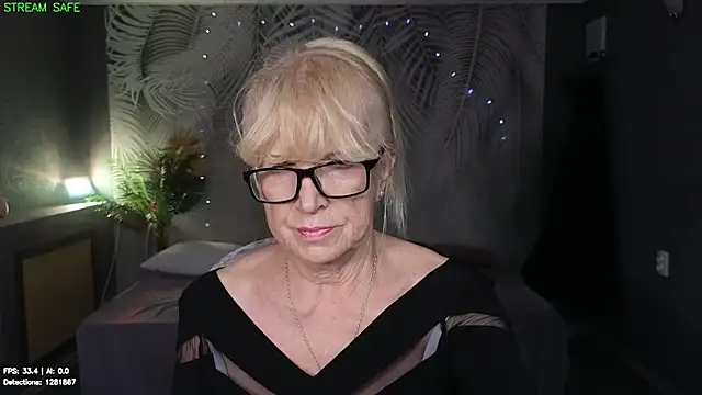 Snapshot of Dr_Mireille chatting on June 20, 2026, 9:36 am Dr Mireille online show from June 20, 2026, 9:36 am
