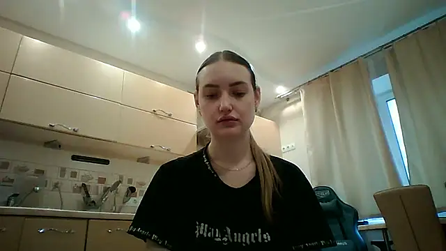 Lisanta online show from May 1, 2026, 4:01 pm