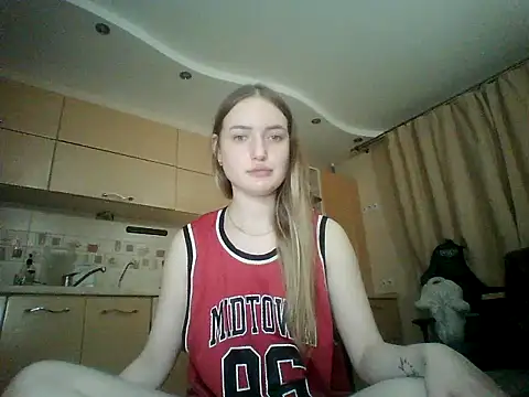 Snapshot of Lisanta chatting on August 2, 2026, 7:22 pm Lisanta online show from August 2, 2026, 7:22 pm