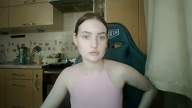 Lisanta online show from June 11, 2026, 7:55 pm