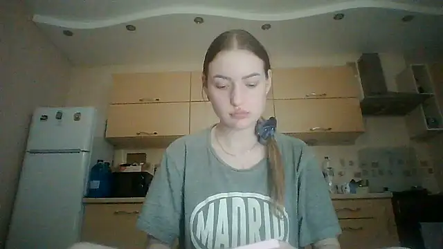 Snapshot of Lisanta chatting on July 11, 2026, 5:24 pm Lisanta online show from July 11, 2026, 5:24 pm