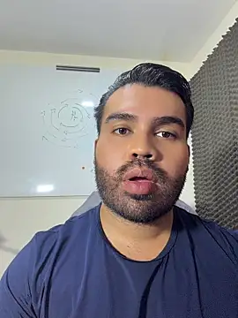 LucaLaurent online show from April 26, 2026, 12:52 am