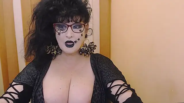 QuuenOfSin online show from October 31, 2025, 9:32 pm