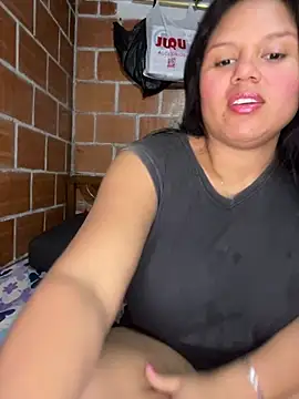 Snapshot of Candelita-hott chatting on July 7, 2026, 5:21 am Candelita-hott online show from July 7, 2026, 5:21 am