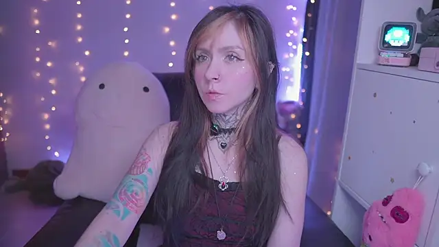 Snapshot of -VKatt chatting on May 17, 2026, 3:06 am -VKatt online show from May 17, 2026, 3:06 am