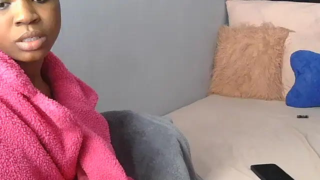 julianaa19 online show from June 29, 2026, 12:05 pm