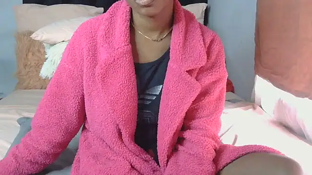 julianaa19 online show from June 17, 2026, 7:19 am
