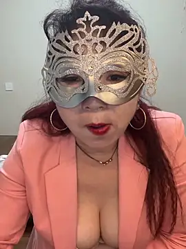 Snapshot of lucy-698 chatting on May 1, 2026, 12:32 pm lucy-698 online show from May 1, 2026, 12:32 pm