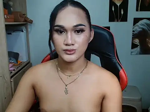 Snapshot of YourHot_Nica chatting on May 20, 2026, 7:05 am YourHot Nica online show from May 20, 2026, 7:05 am