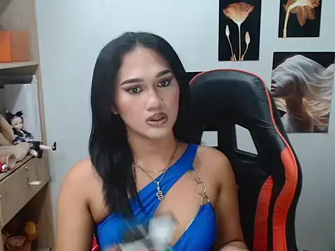 Snapshot of YourHot_Nica chatting on July 15, 2026, 1:07 pm YourHot Nica online show from July 15, 2026, 1:07 pm