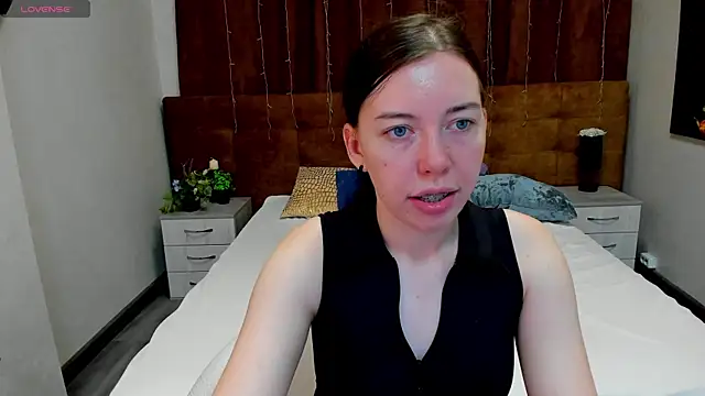 Snapshot of Sandra_Ross chatting on June 4, 2026, 1:10 am Sandra Ross online show from June 4, 2026, 1:10 am
