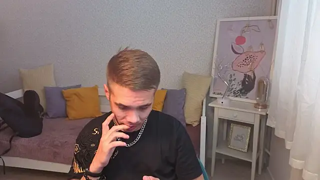 SunSweet11 online show from April 22, 2026, 10:44 am