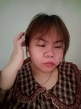 Truxcy1 online show from May 24, 2026, 1:38 am