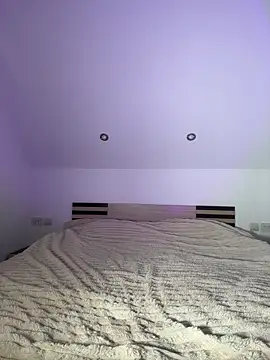 AlyraMoon online show from May 18, 2026, 8:08 am