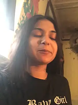 Snapshot of amira1348 chatting on May 22, 2026, 12:36 pm amira1348 online show from May 22, 2026, 12:36 pm