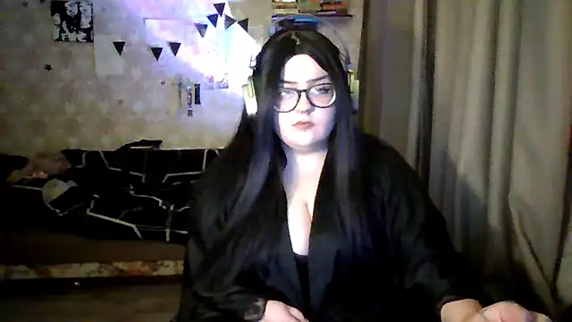 Moon Fairy2 online show from April 28, 2026, 6:12 pm