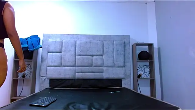 Enma And David online show from April 23, 2026, 1:13 pm