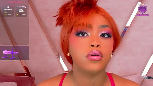 Snapshot of TiannahGlow chatting on June 29, 2026, 2:17 pm TiannahGlow online show from June 29, 2026, 2:17 pm
