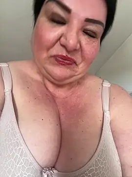 curvymilfmicha online show from April 21, 2026, 1:39 pm