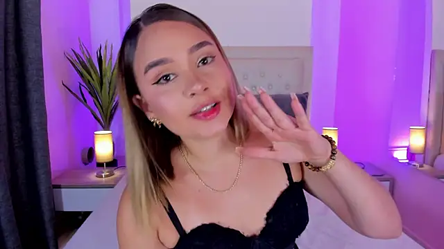 Sofia pamela  online show from August 5, 2026, 7:30 pm