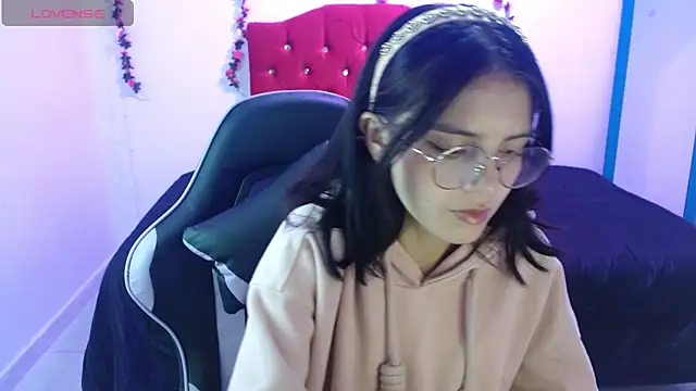jaide16092020 online show from May 1, 2026, 8:25 pm