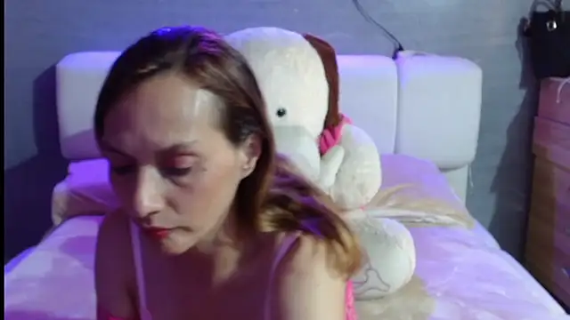 italagomez1 online show from April 26, 2026, 7:11 pm