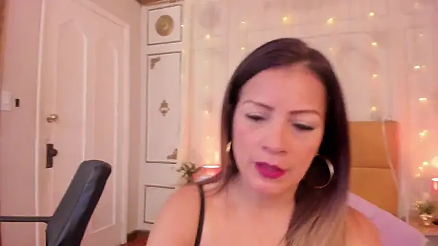 Snapshot of cris_milk chatting on July 17, 2026, 7:33 pm cris milk online show from July 17, 2026, 7:33 pm