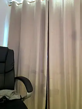 IsabellaNoir  online show from July 28, 2026, 6:20 pm