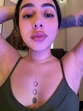 IsabellaNoir  online show from July 29, 2026, 4:39 pm