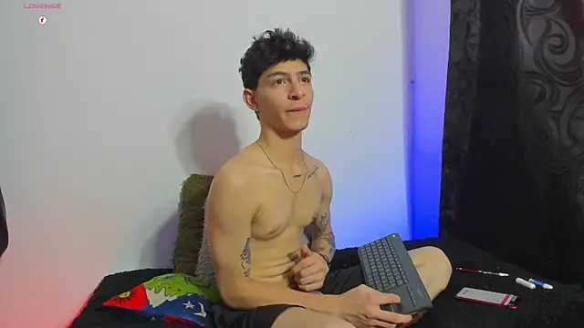  IanLark online show from May 10, 2026, 6:43 pm