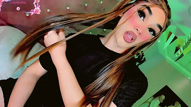 Snapshot of Camila_Vasquezz1 chatting on June 19, 2026, 8:36 pm Camila Vasquezz1 online show from June 19, 2026, 8:36 pm