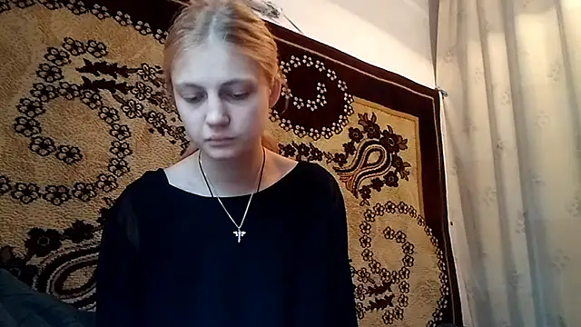 LunaLaday online show from May 21, 2026, 2:20 am