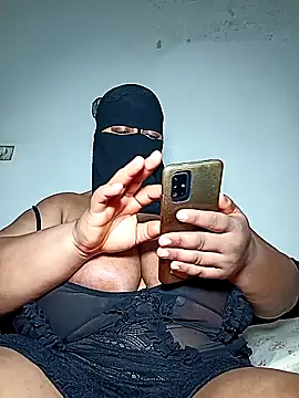 Loly mor26 online show from August 7, 2026, 4:51 am